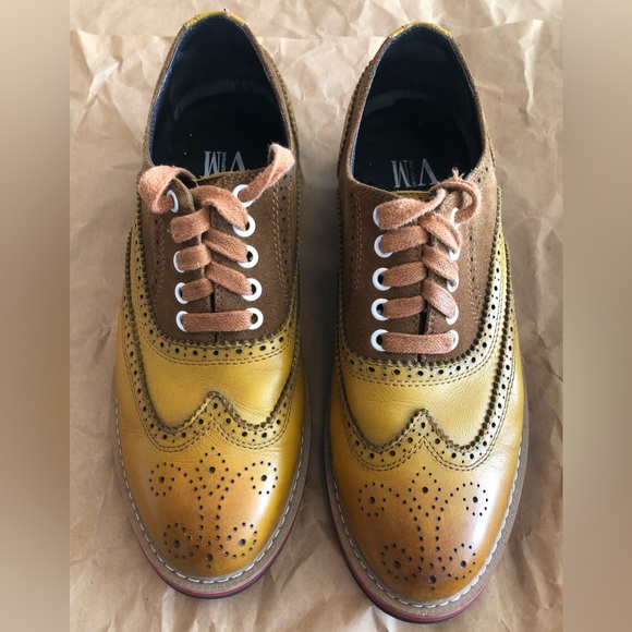 BROWN AND TAN LEATHER SHOES - Picture 2 of 6